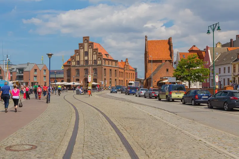 Am Hafen med Wassertor i Wismar