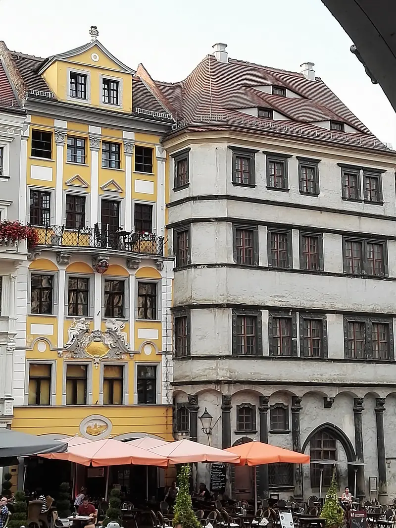 Historiska hus vid Untermarkt i Görlitz