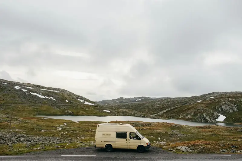 campervan i norskt fjällandskap
