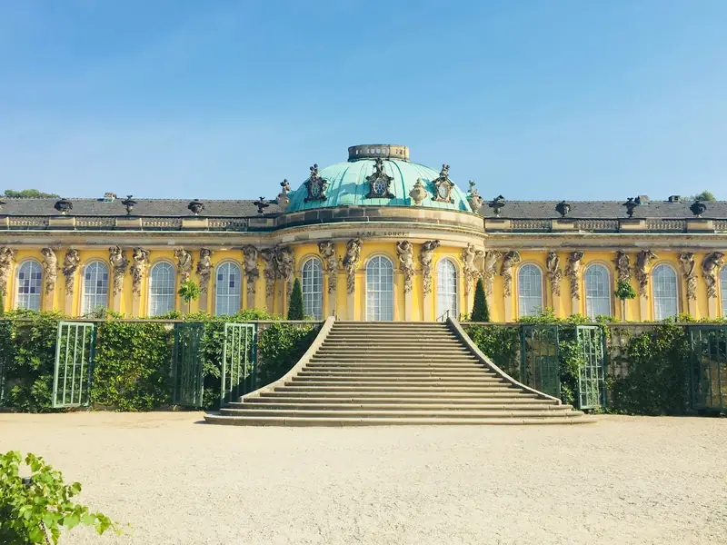 Terrasser och trappor vid Sanssouci i Potsdam