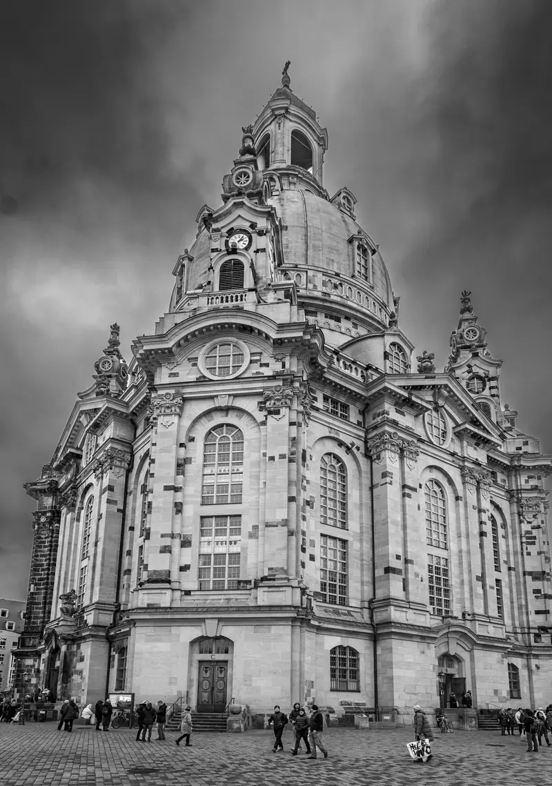 Barock kyrkofasad i Dresden, arkivbild