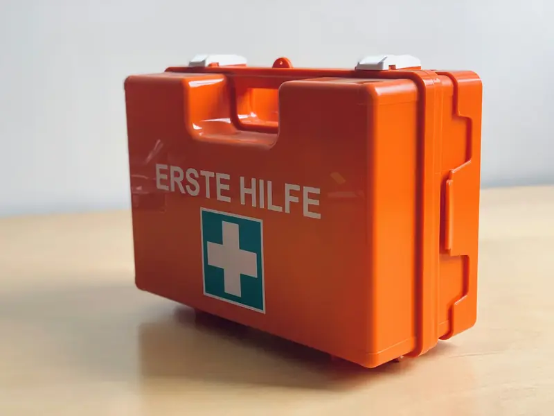 Första hjälpen-låda fotograferad i Berlin